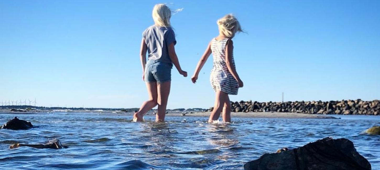Piger på stranden, Løgstør
